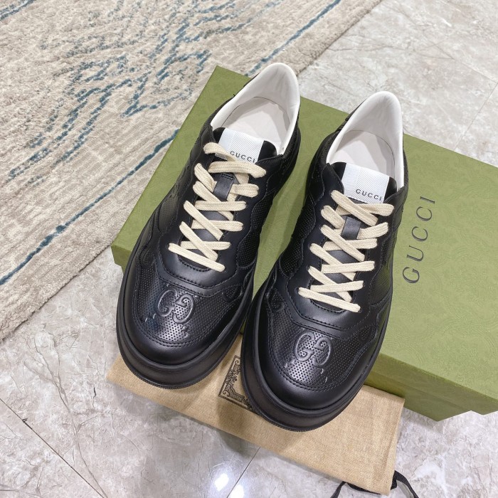 G*u*i gg embossed sneaker black leather