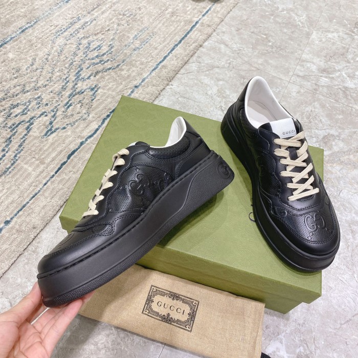 G*u*i gg embossed sneaker black leather