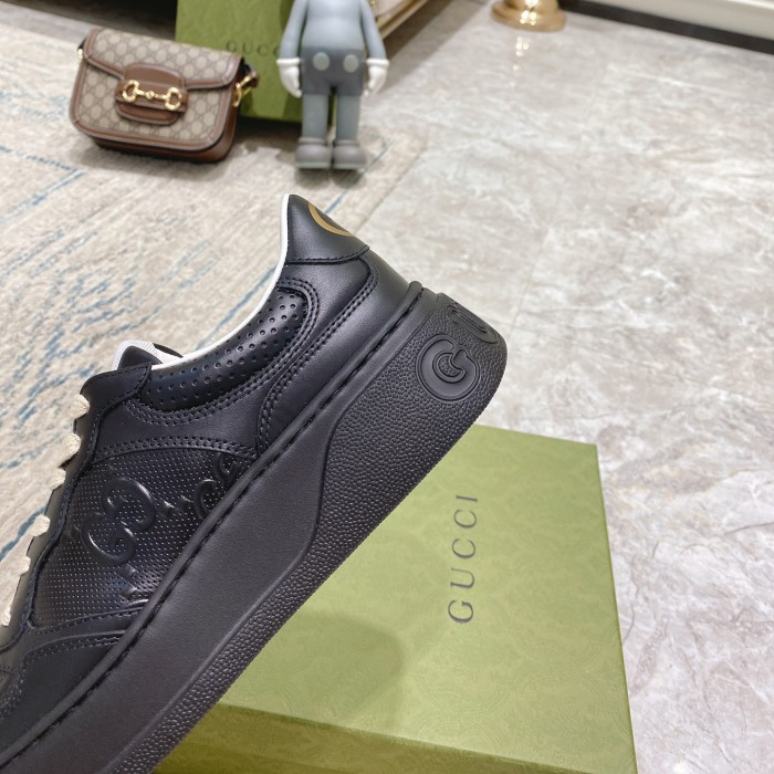 G*u*i gg embossed sneaker black leather