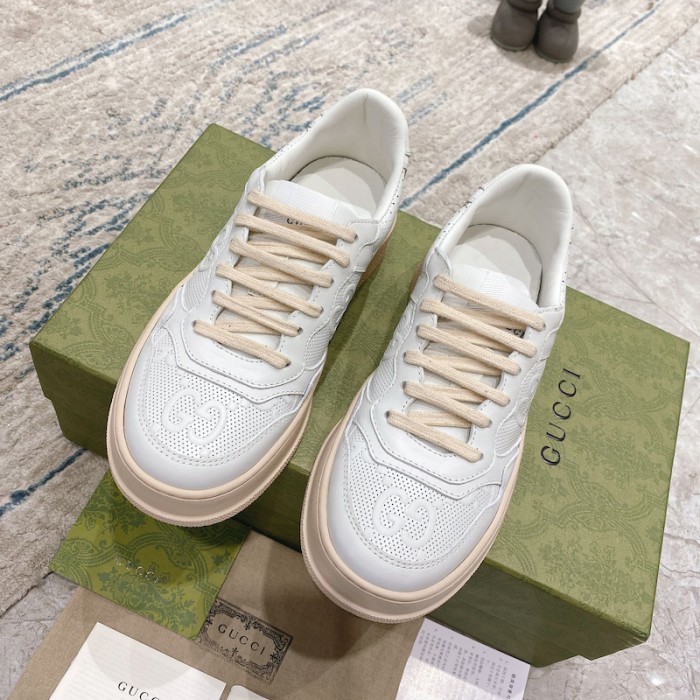 G*u*i gg embossed sneaker white canvas