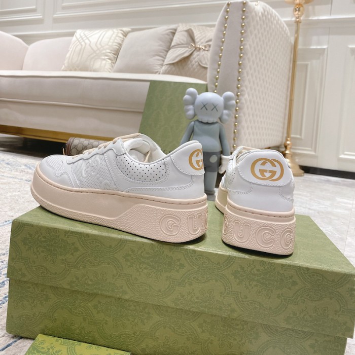 G*u*i gg embossed sneaker white canvas