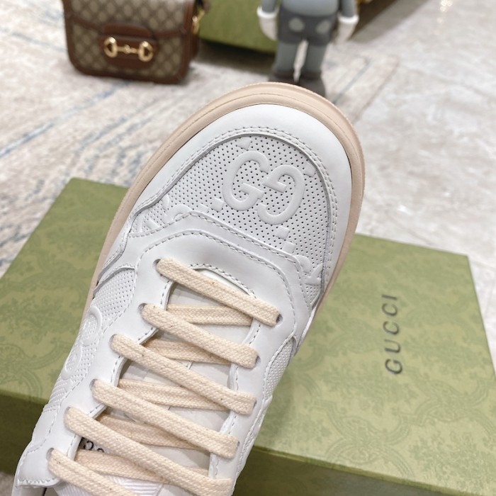 G*u*i gg embossed sneaker white canvas