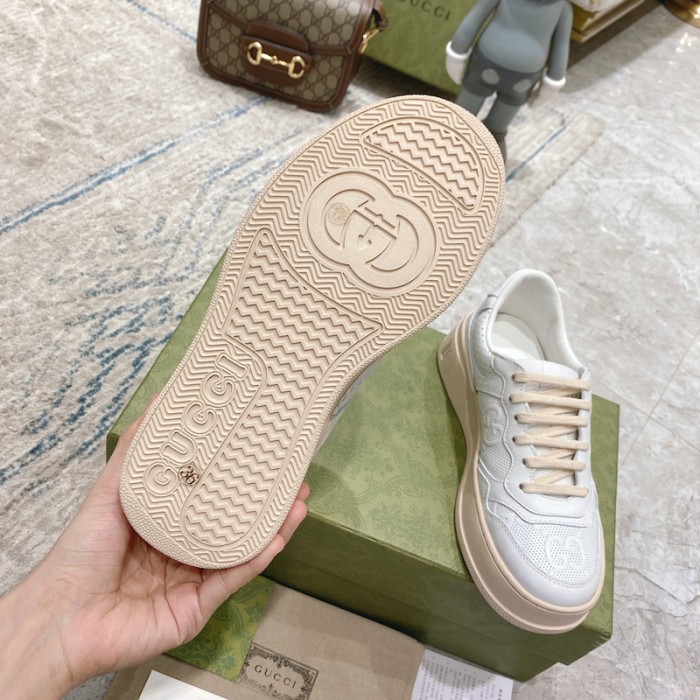 G*u*i gg embossed sneaker white canvas