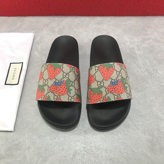 G*u*i gg strawberry slide sandal