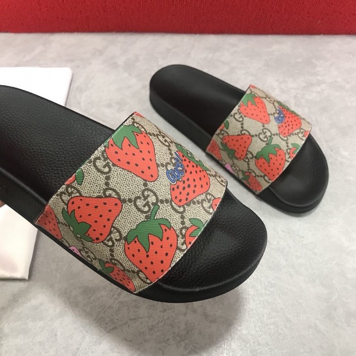 G*u*i gg strawberry slide sandal
