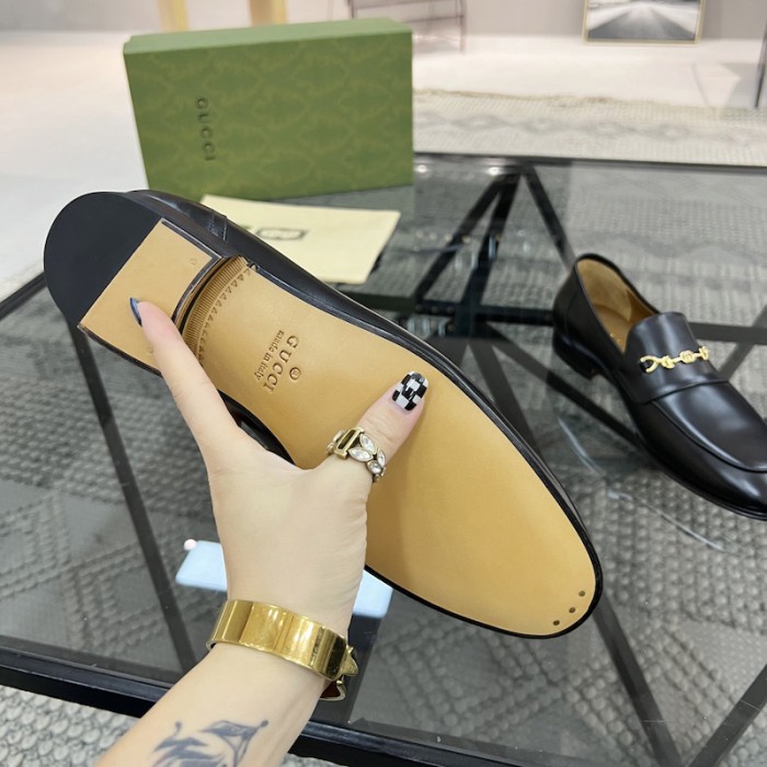 G*u*i jordaan leather loafer black