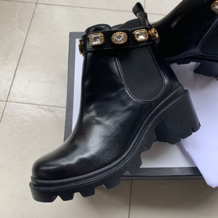 G*u*i leather ankle boot with belt black