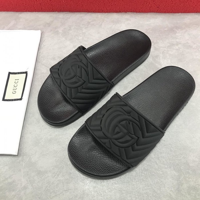 G*u*i matelasse rubber slide sandals black