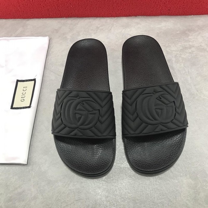G*u*i matelasse rubber slide sandals black