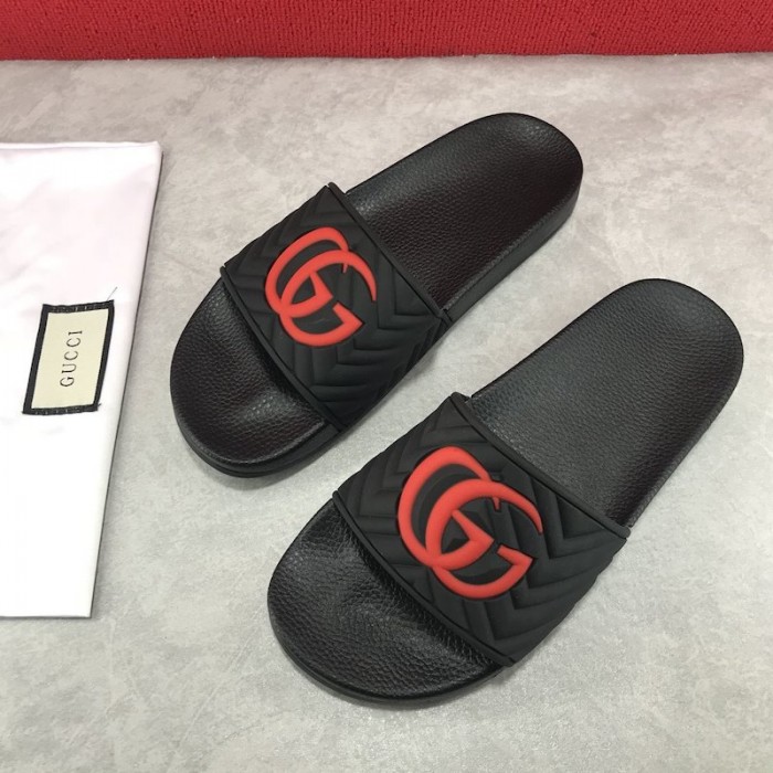 G*u*i matelasse rubber slide sandals black /red