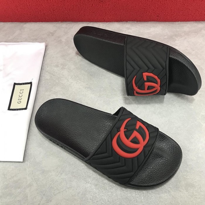 G*u*i matelasse rubber slide sandals black /red