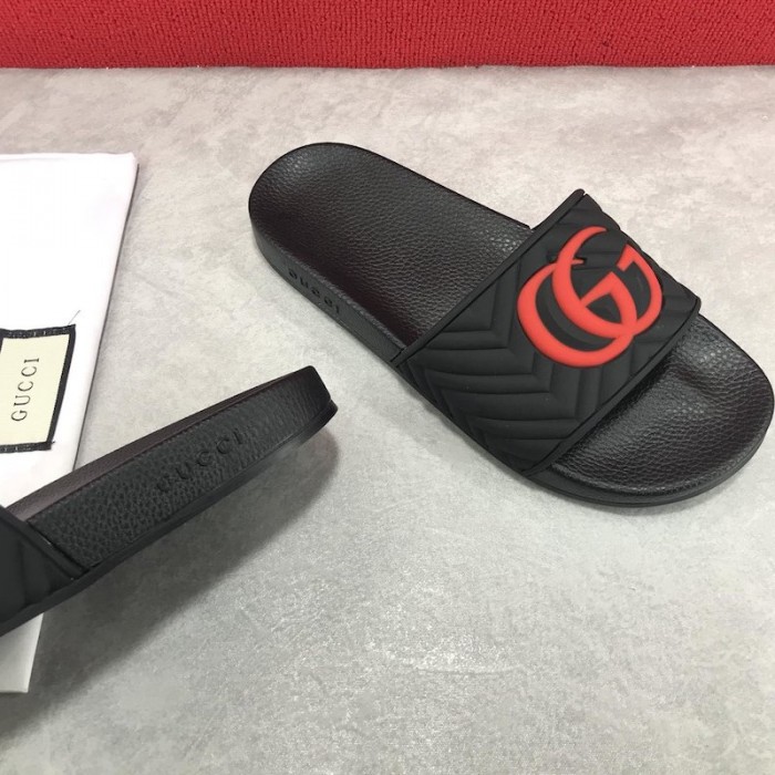 G*u*i matelasse rubber slide sandals black /red