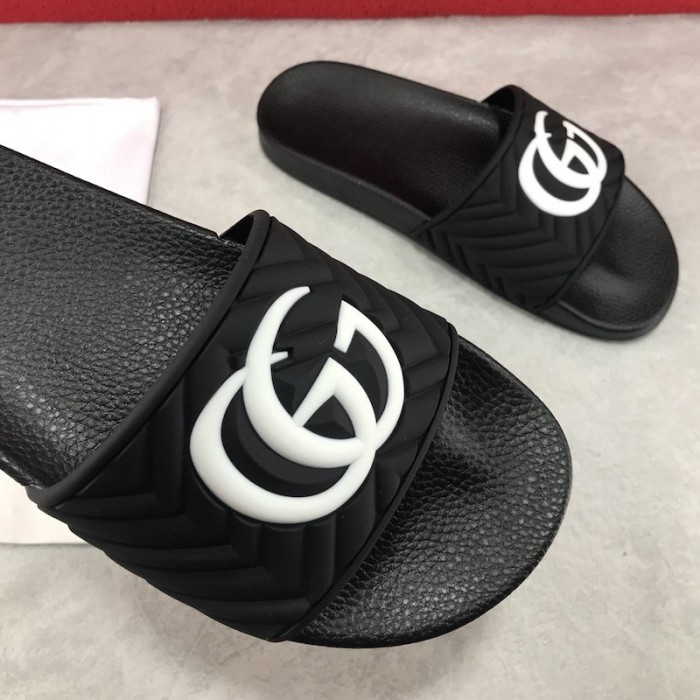 G*u*i matelasse rubber slide sandals black /white