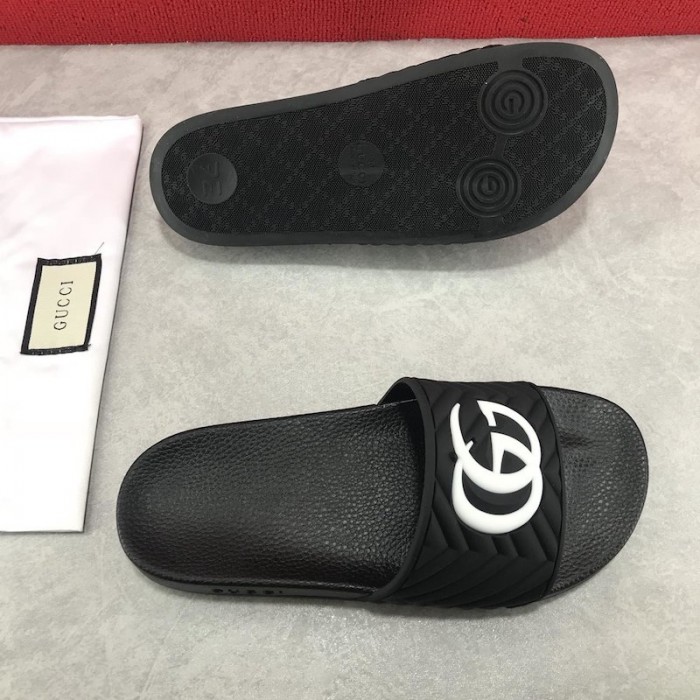 G*u*i matelasse rubber slide sandals black /white