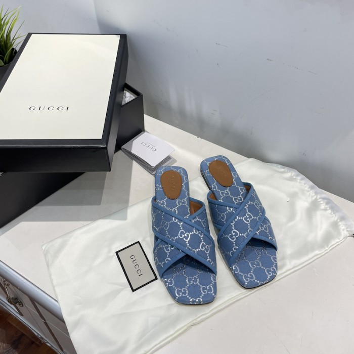 G*u*i women cross with square tow sandal blue