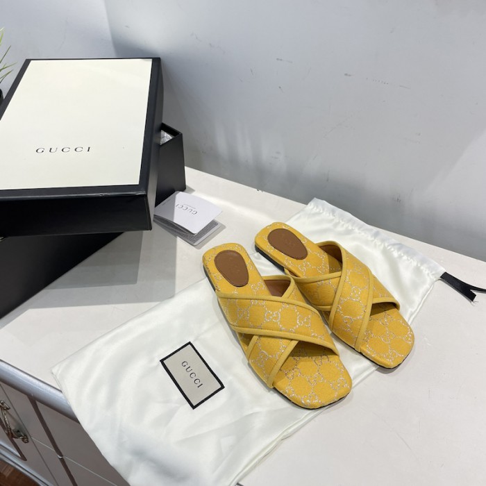 G*u*i women cross with square tow sandal yellow