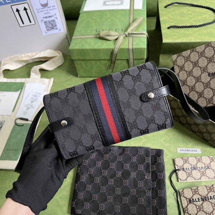 g*u*i x Ba*len*cia*ga the hacker project mini bag black