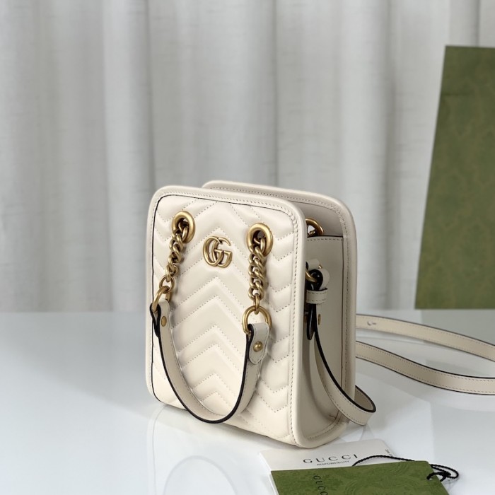 G*u*i gg marmont matelassé mini bag white ‎696123