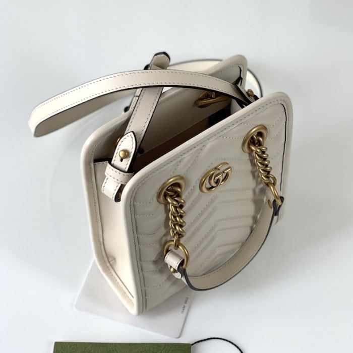 G*u*i gg marmont matelassé mini bag white ‎696123