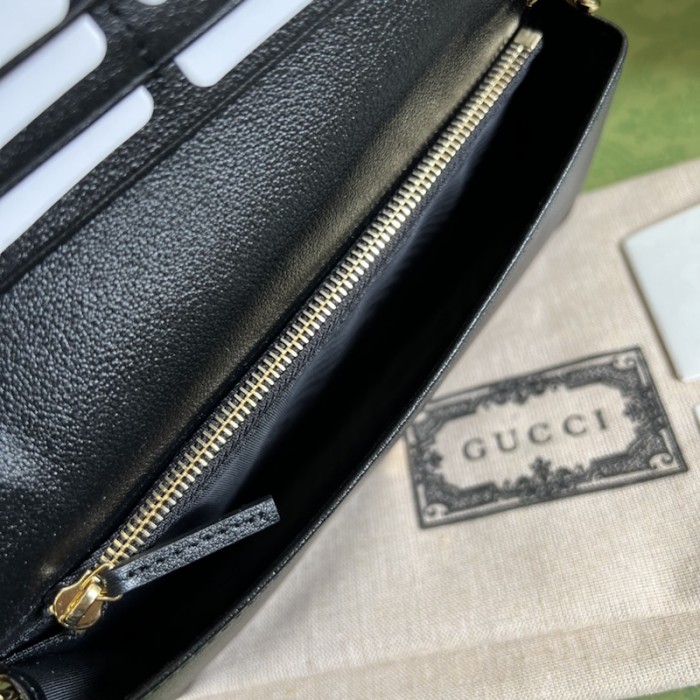 G*u*i gg wallet with chain 676155 black