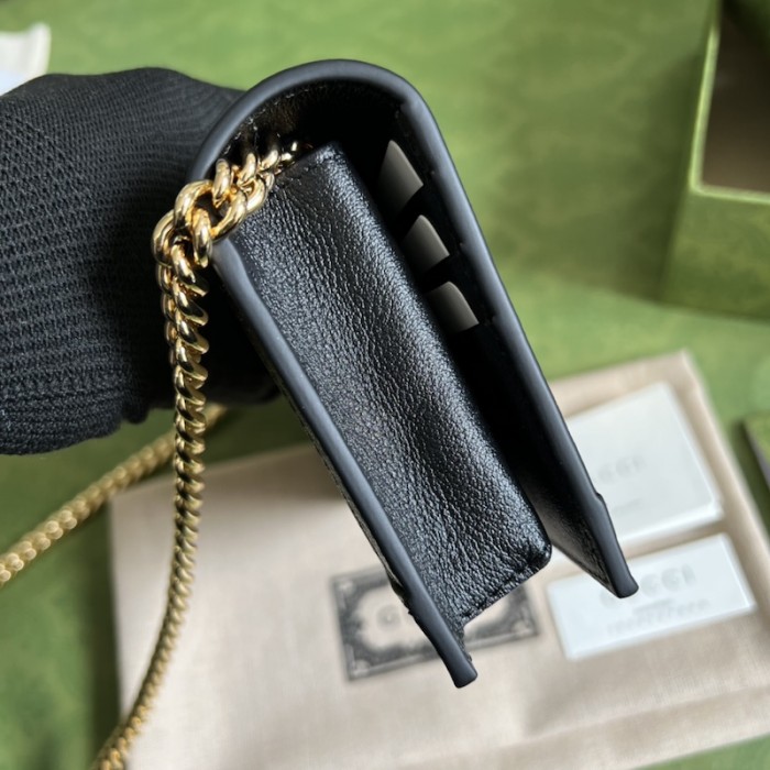 G*u*i gg wallet with chain 676155 white/black
