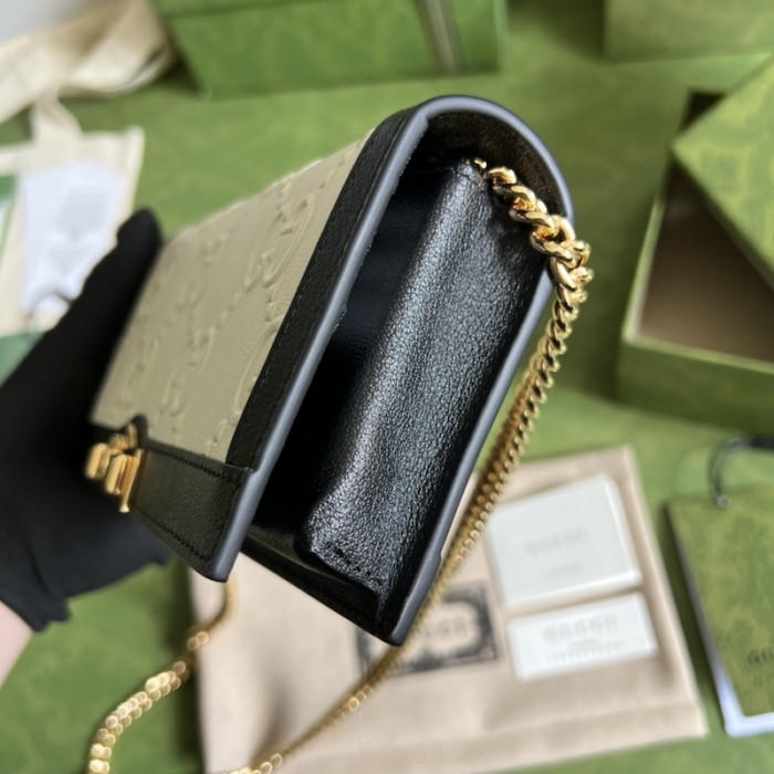 G*u*i gg wallet with chain 676155 white/black