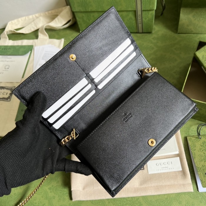 G*u*i gg wallet with chain 676155 white/black