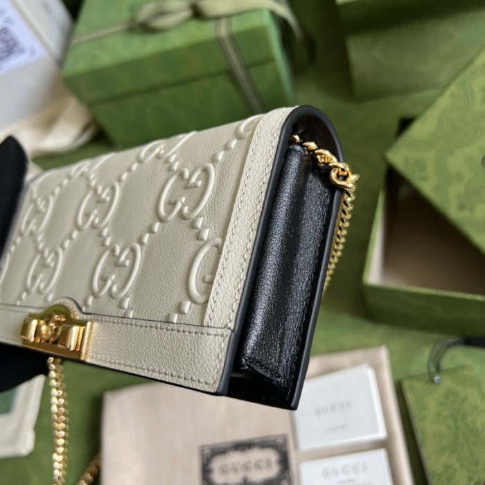 G*u*i gg wallet with chain 676155 white