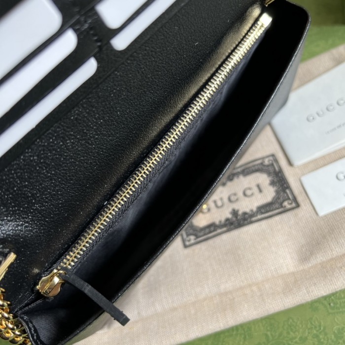 G*u*i gg wallet with chain 676155 white
