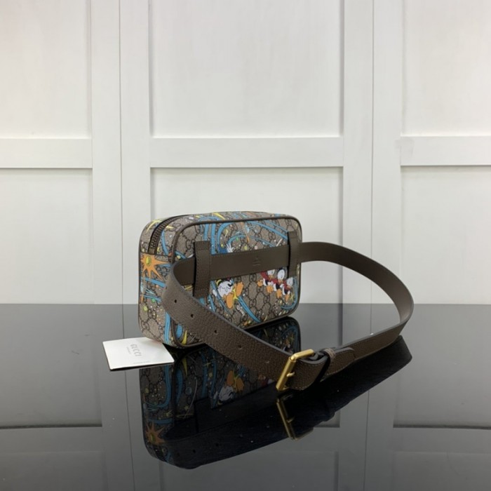 G*u*i donald duck print belt bag 602695