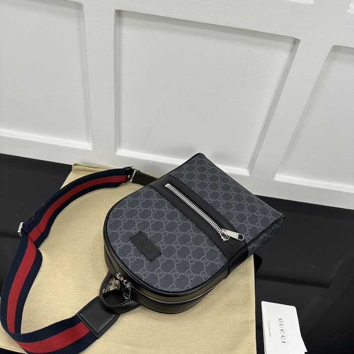 g*u*i gg black Sup*e canvas gg crossbody bag ‎771164