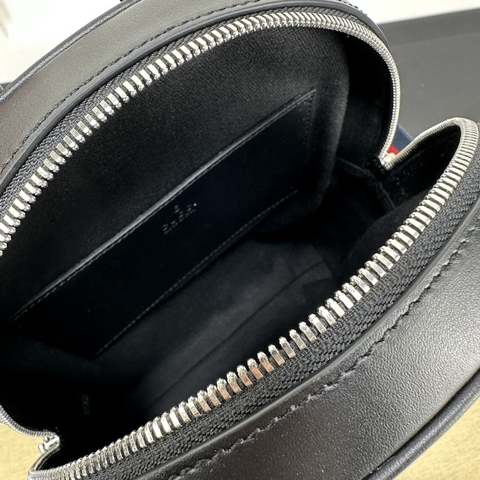 g*u*i gg black Sup*e canvas gg crossbody bag ‎771164