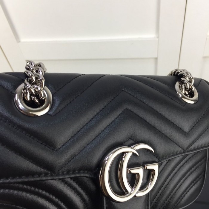 G*u*i gg marmont matelasse mini bag black