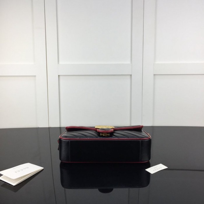 G*u*i gg marmont small matelassé shoulder bag black / red