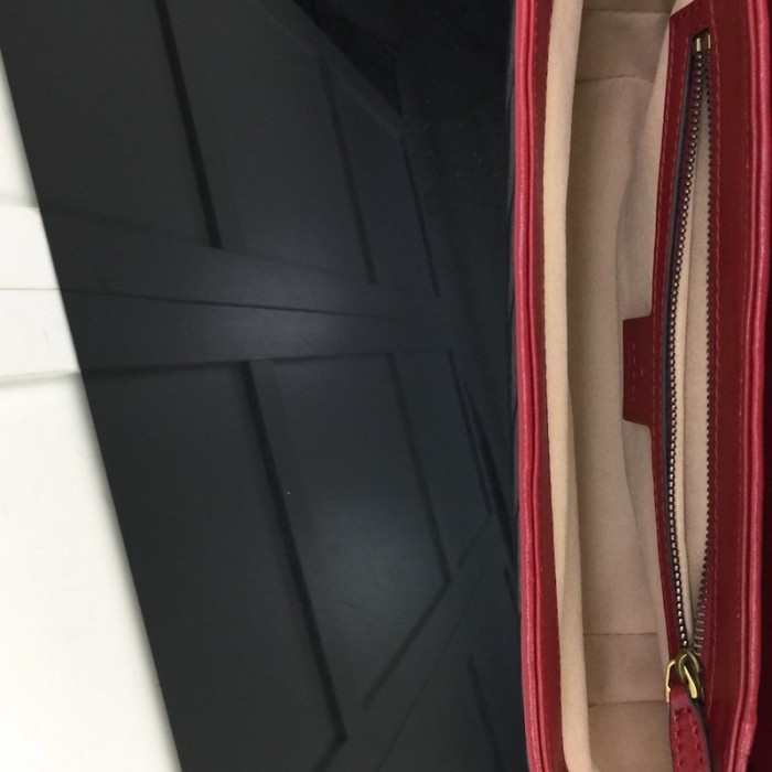 G*u*i gg marmont small matelassé shoulder bag black / red
