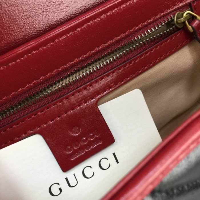 G*u*i gg marmont small matelassé shoulder bag black / red