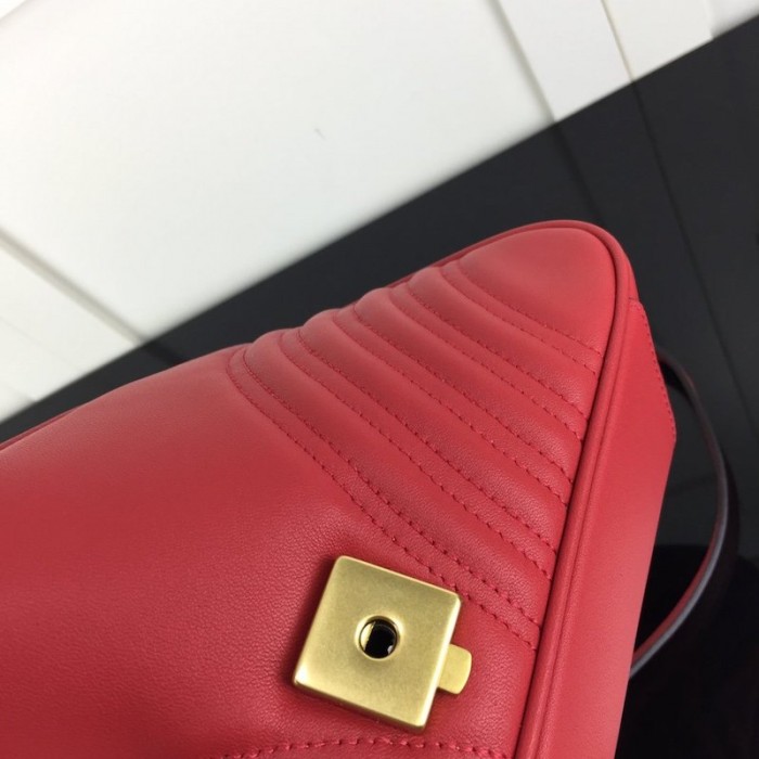 G*u*i gg marmont small matelassé shoulder bag red