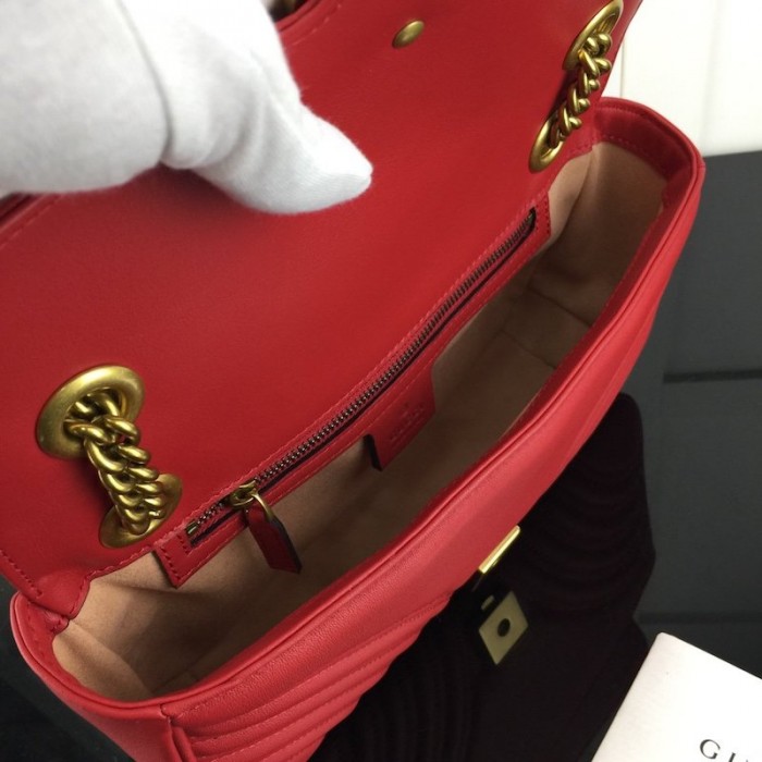 G*u*i gg marmont small matelassé shoulder bag red