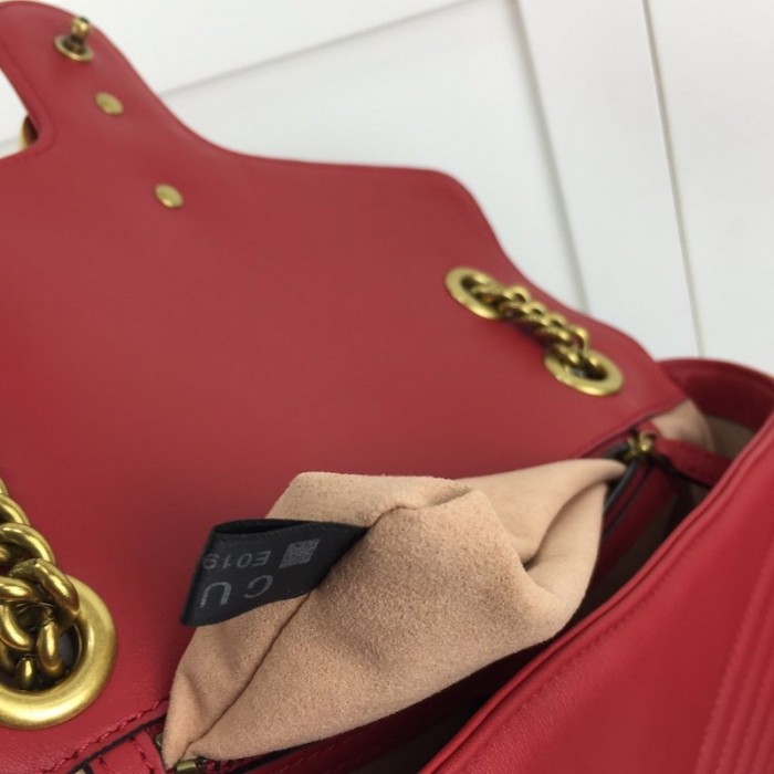 G*u*i gg marmont small matelassé shoulder bag red