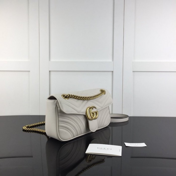 G*u*i gg marmont small matelassé shoulder bag white