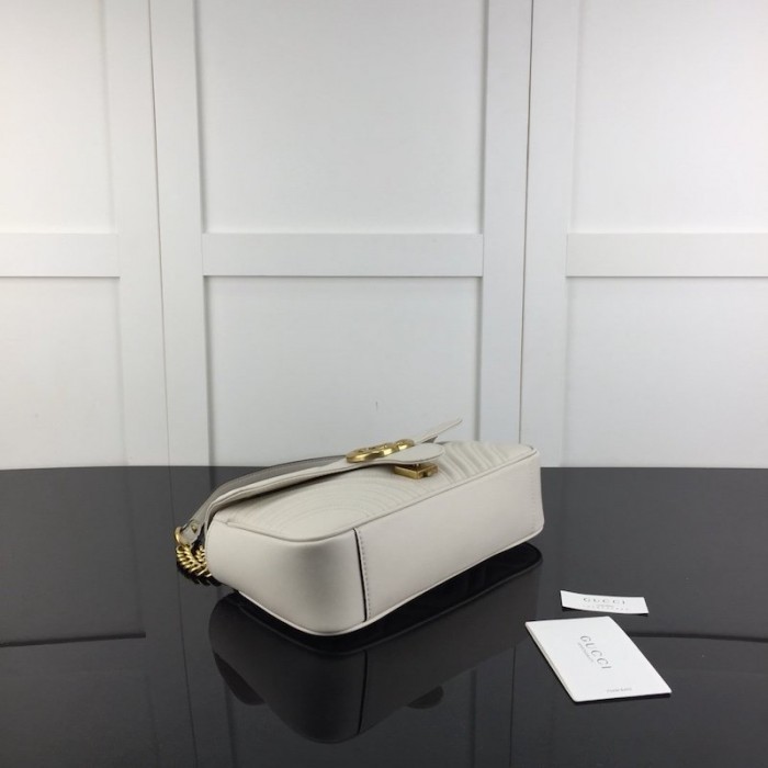 G*u*i gg marmont small matelassé shoulder bag white