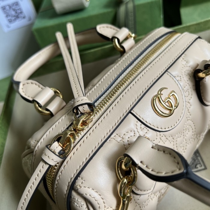 G*u*i gg matelassé leather top handle bag beige ‎702251