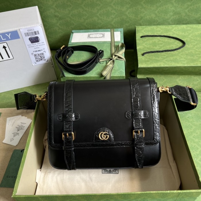 G*u*i medium crocodile trim messenger bag black ‎702136