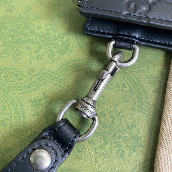 G*u*i signature clutch bag black 473963
