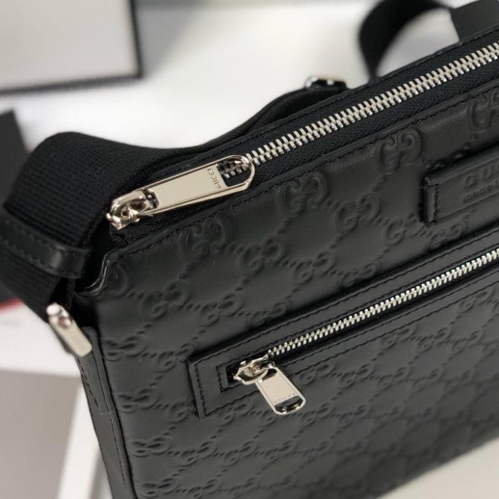 G*u*i signature messenger black bag ‎406410