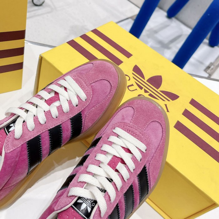 Ad*s x g*u*i gazelle sneaker pink