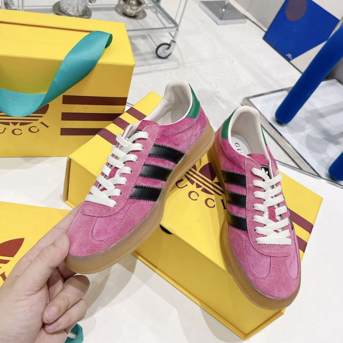 Ad*s x g*u*i gazelle sneaker pink
