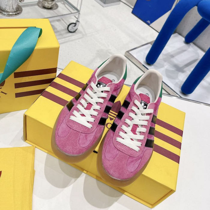 Ad*s x g*u*i gazelle sneaker pink