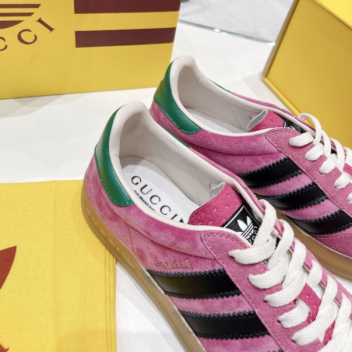 Ad*s x g*u*i gazelle sneaker pink