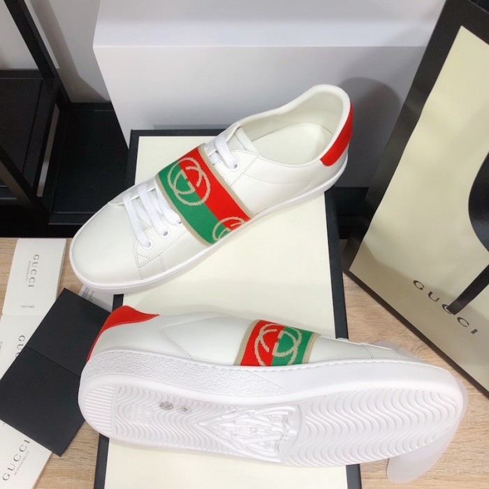 G*u*i ace sneaker with interlocking g 644748